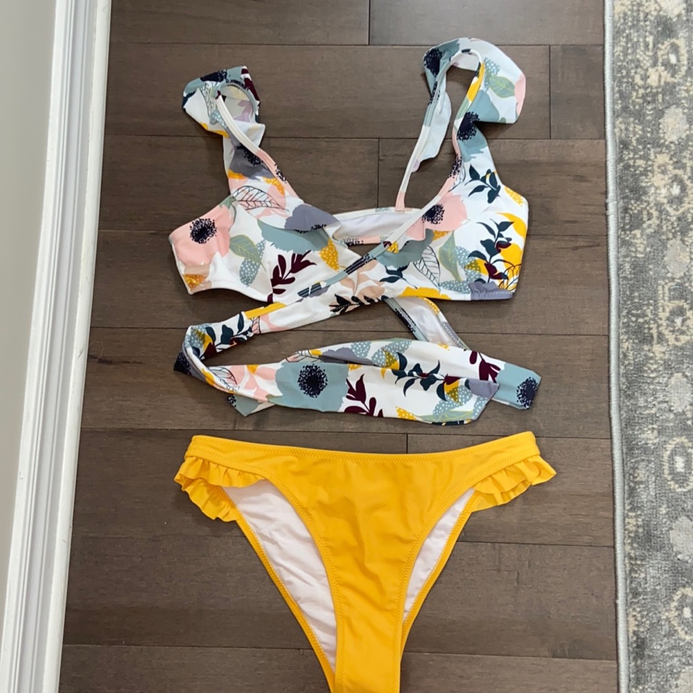 CUPSHE bikini (Size medium) - never worn